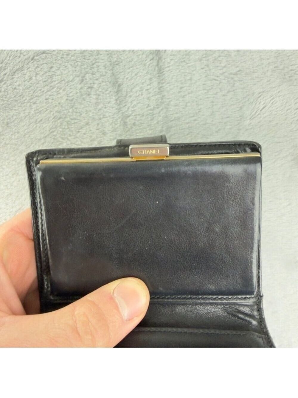 Chanel Black Grained Calfskin CC Logo Bifold Wallet - Picture 6 of 16